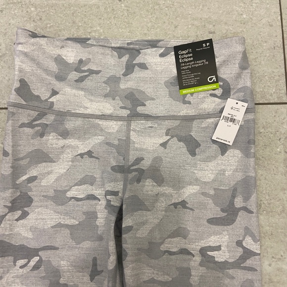 Athletic wear bundle size small - Picture 3 of 10